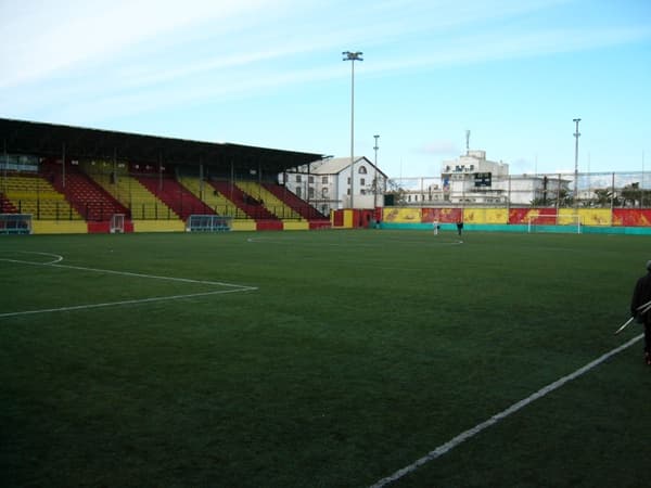 Stade Frères Zioui (al-Jaza'ir