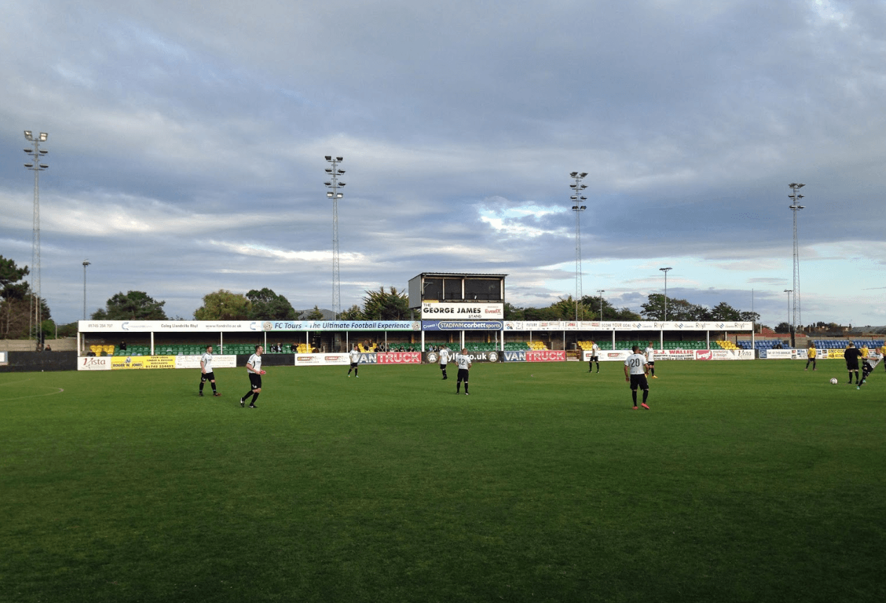 Belle Vue Stadium (Y Rhyl)
