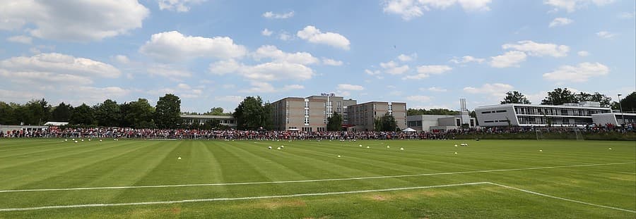 Max-Morlock-Platz im Sportpark Valznerweiher