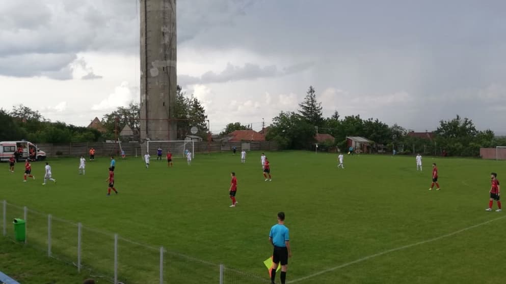 Stadionul Unirea Tăşnad