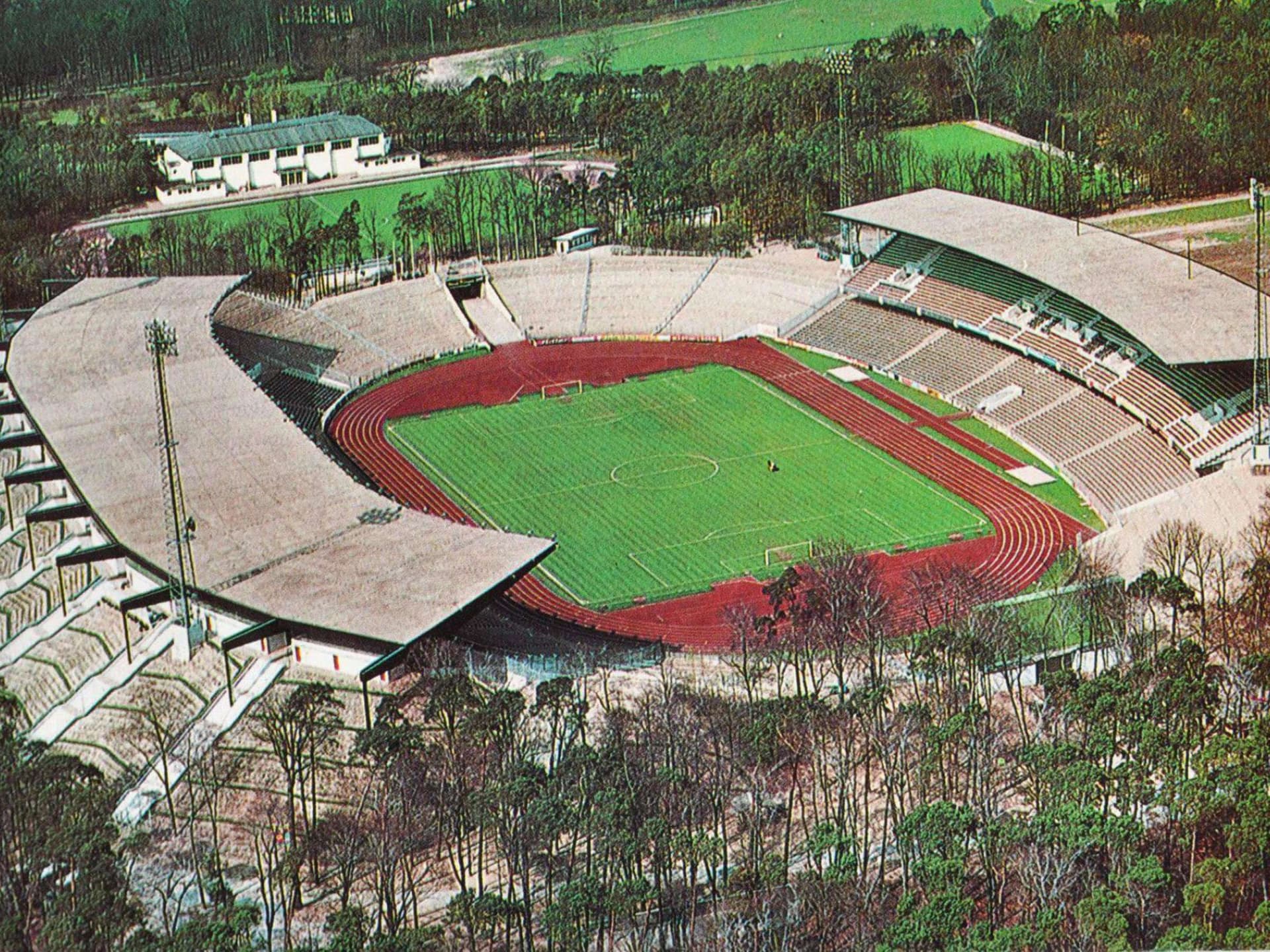 Neues Waldstadion