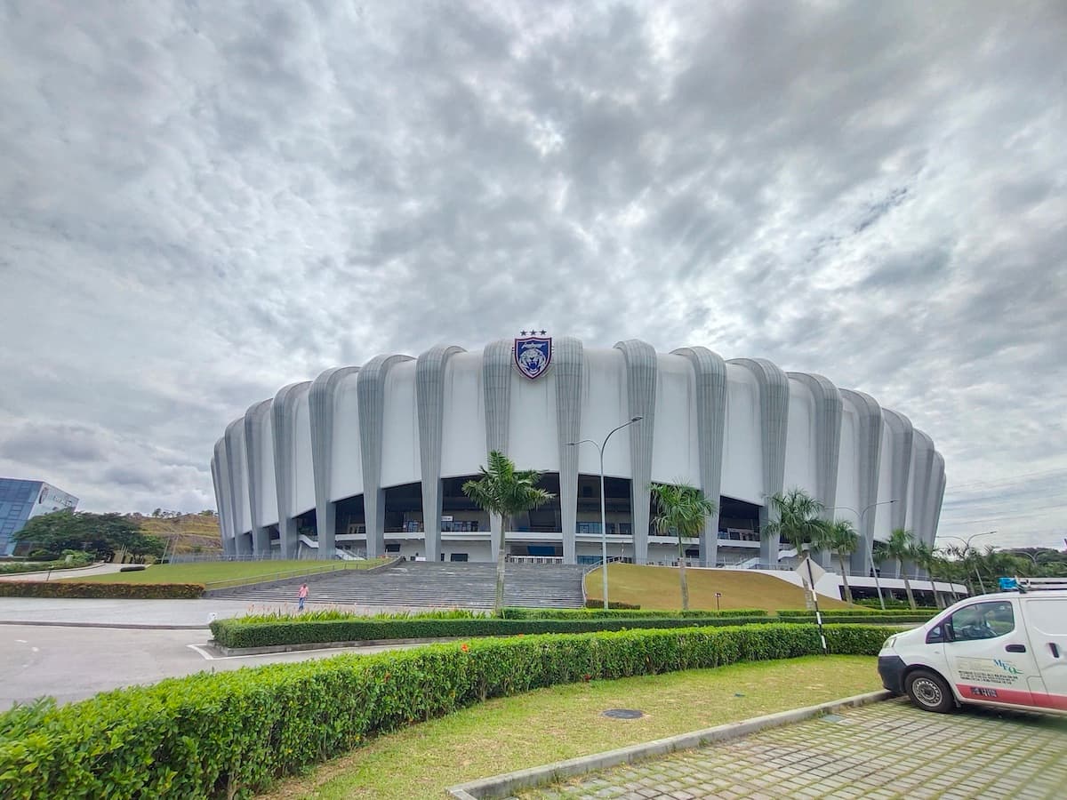 Stadium Sultan Ibrahim Larkin