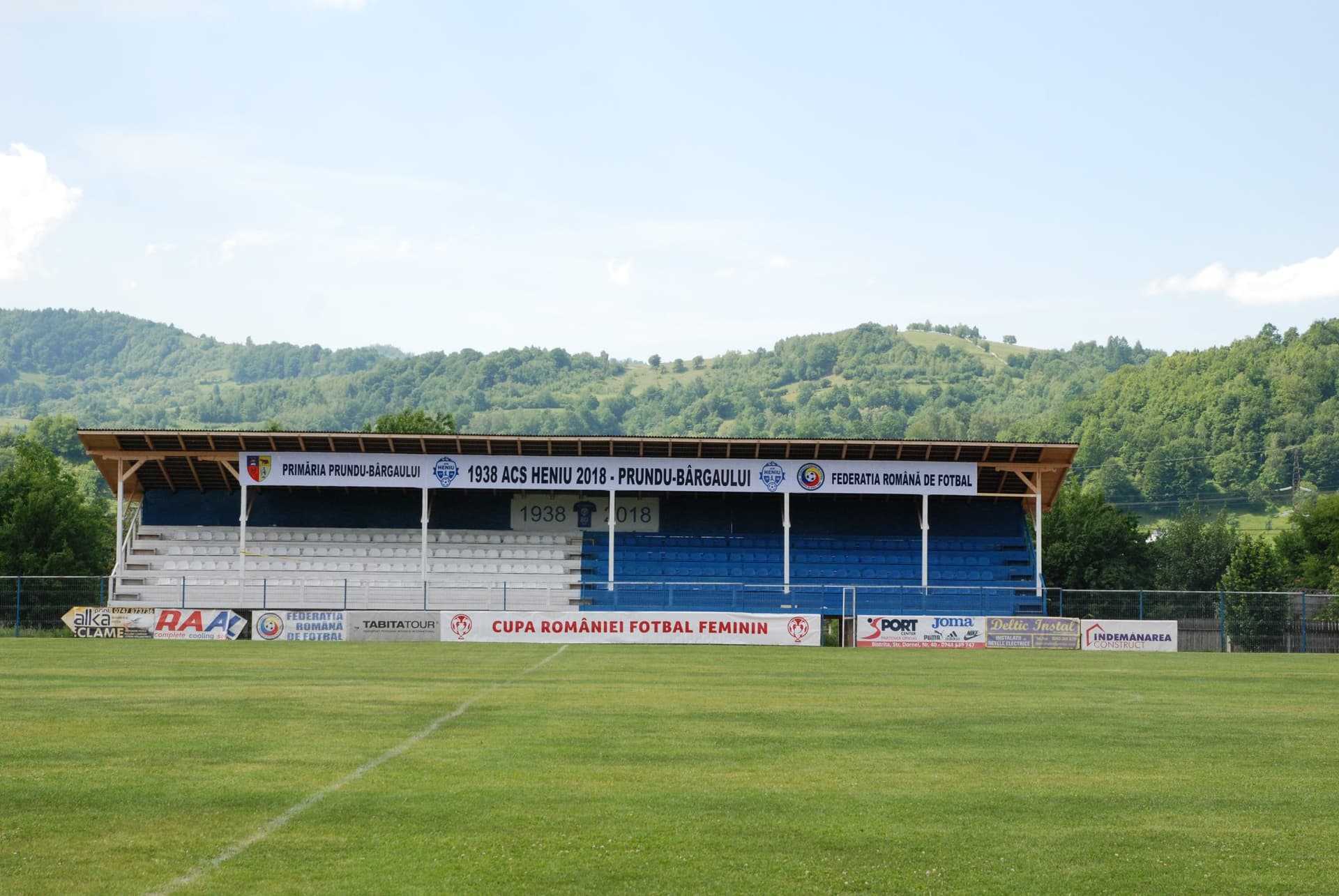 Stadionul Heniu