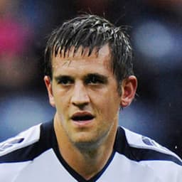 Darren Carter