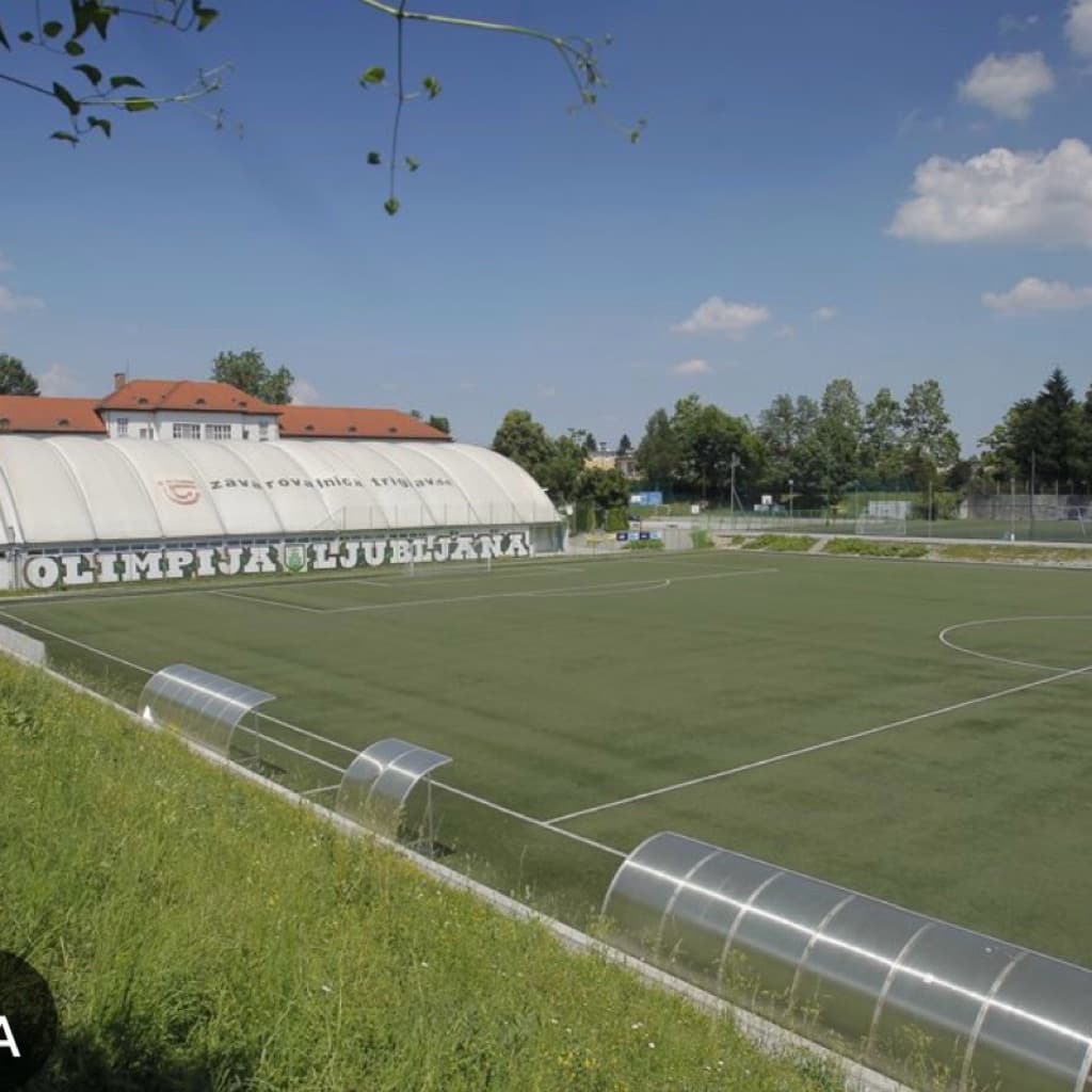 Nogometni center Jama