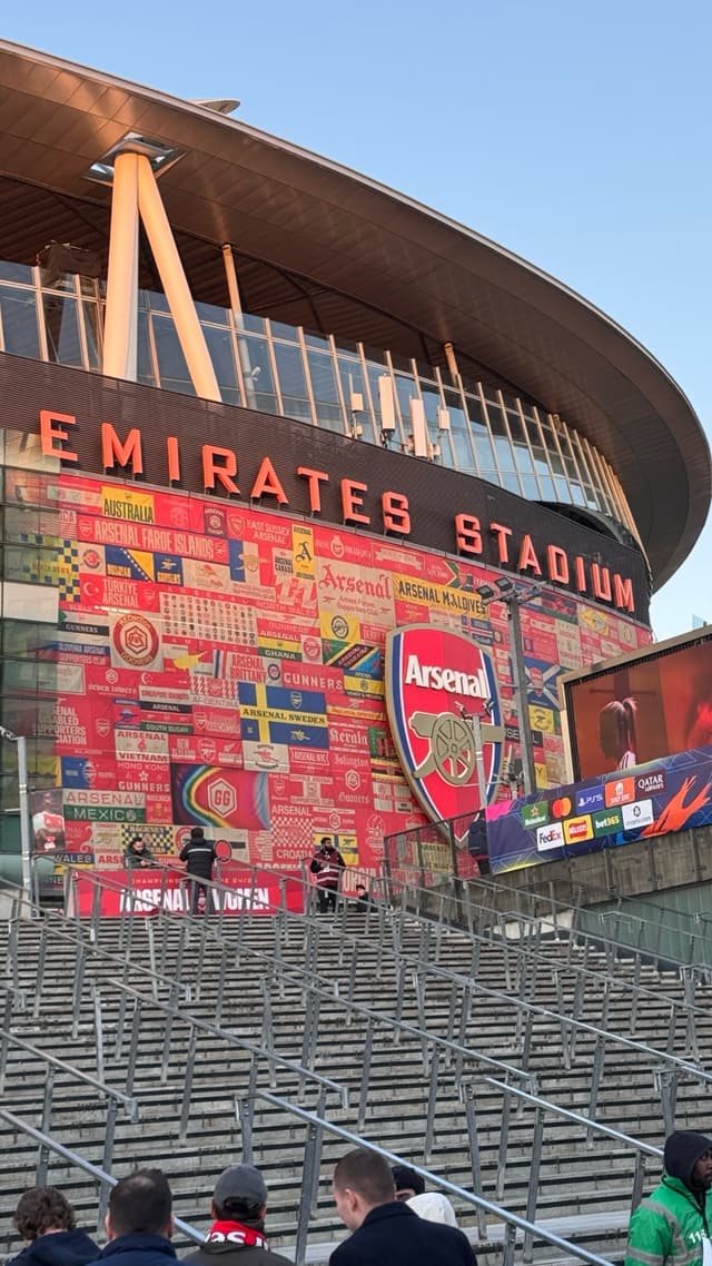 Arsenal v Bayer Leverkusen — fan photo